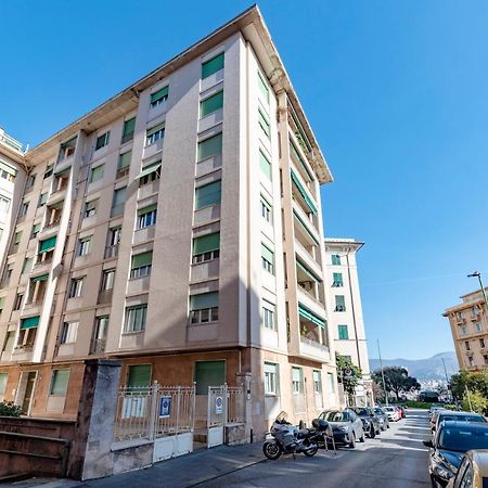 شقة Joivy Cute Flat With Terrace جنوة المظهر الخارجي الصورة